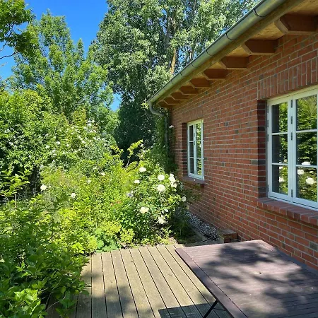 Gutshaus Wassernaehe, Weiter Blick *
