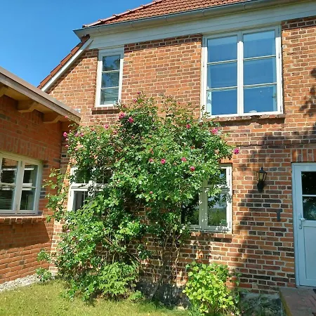 Gutshaus Wassernaehe, Weiter Blick * Vieregge