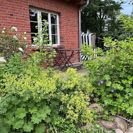 Gutshaus Wassernaehe, Weiter Blick