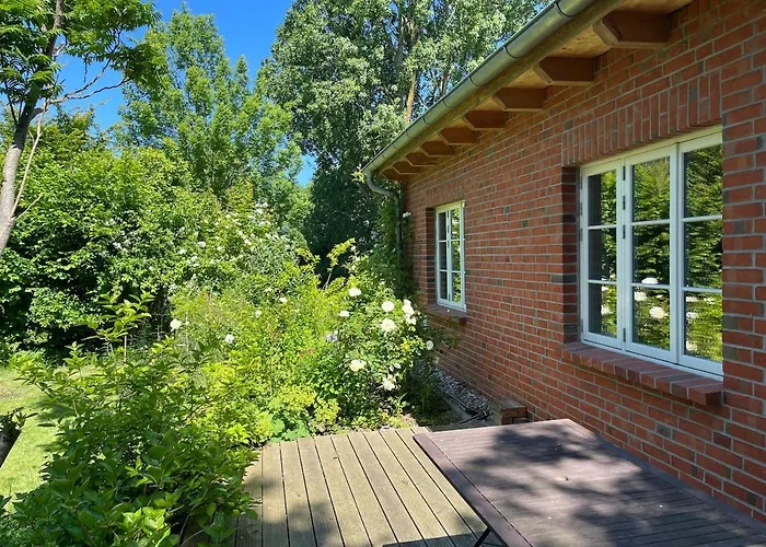 Gutshaus Wassernaehe, Weiter Blick *